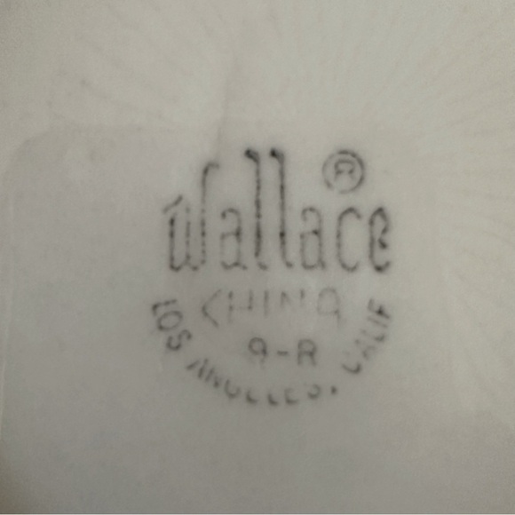 Vintage 1940s Wallace China Red Scroll Airbrush 9” Soup Plates | Bowls - Picture 4 of 7